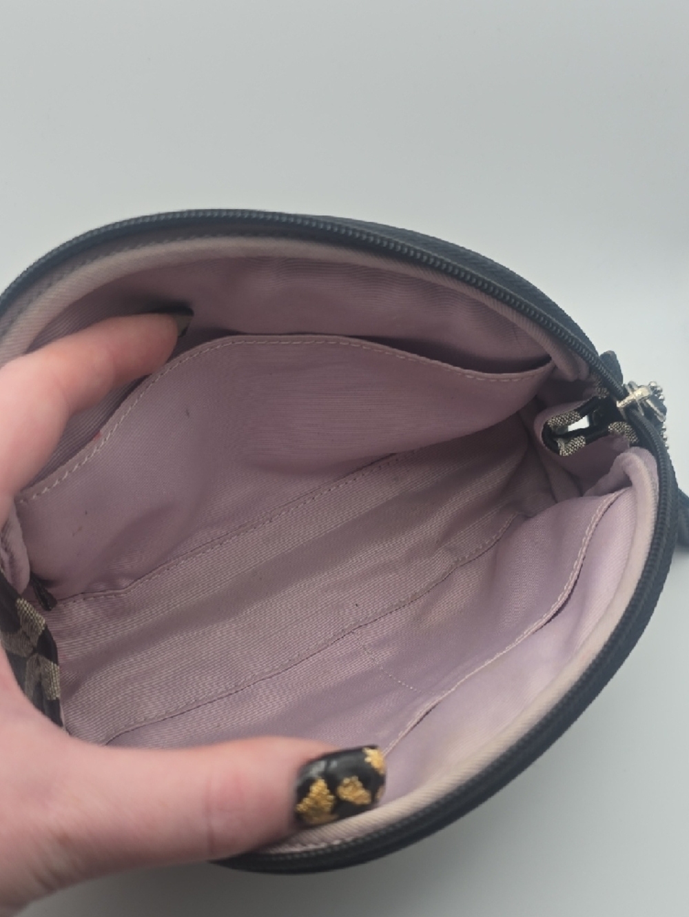 Coach Black & Metallic Silver Signature Dome Small Cosmetic Case/Pouch (V-G)🩶🖤 - Picture 7 of 10